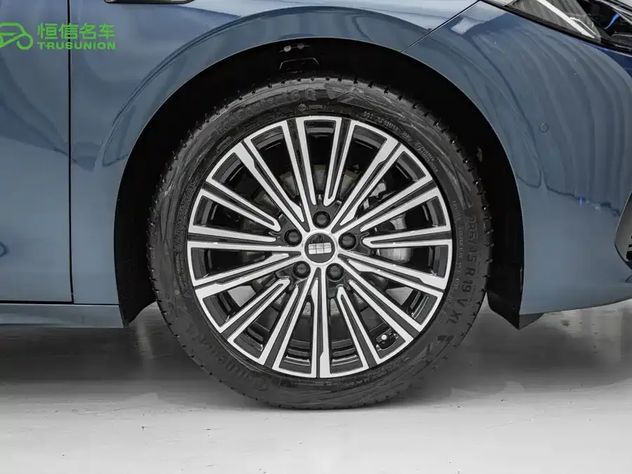 Geely Galaxy A7 Galaxy A7 2025 EM-i 150km Starship Edition 2025 — миниатюра 5