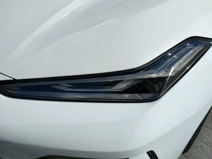 Geely Galaxy E8 Galaxy E8 2024 550km RWD Longteng Edition 2024 — миниатюра 2