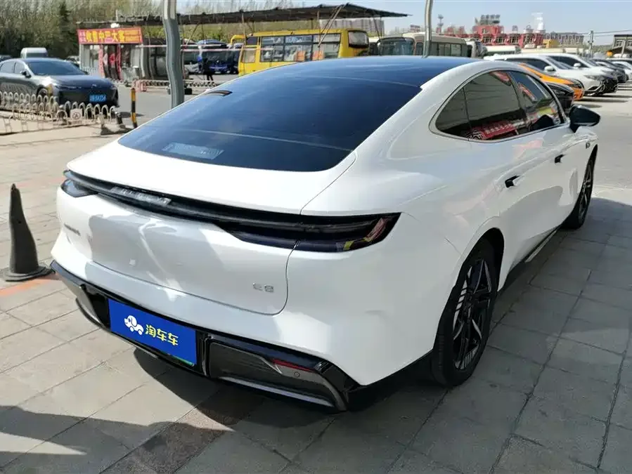 Geely Galaxy E8 Galaxy E8 2024 550km RWD Longteng Edition 2024 — миниатюра 3