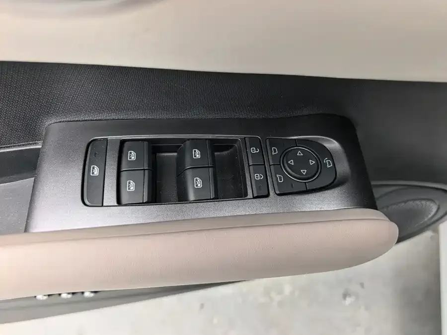 BYD Yuan PLUS Yuan PLUS 2025 Smart Driving Edition 430KM Beyond Edition 2025 — миниатюра 2