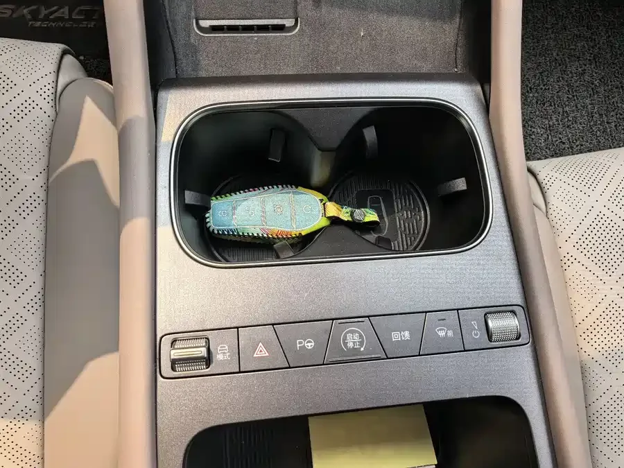 BYD Yuan PLUS Yuan PLUS 2025 Smart Driving Edition 430KM Beyond Edition 2025 — миниатюра 5