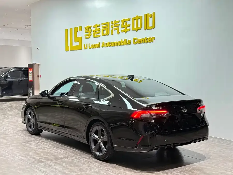Honda Inspire Insignia 2025 260TURBO Elite Edition 2025 — миниатюра 2