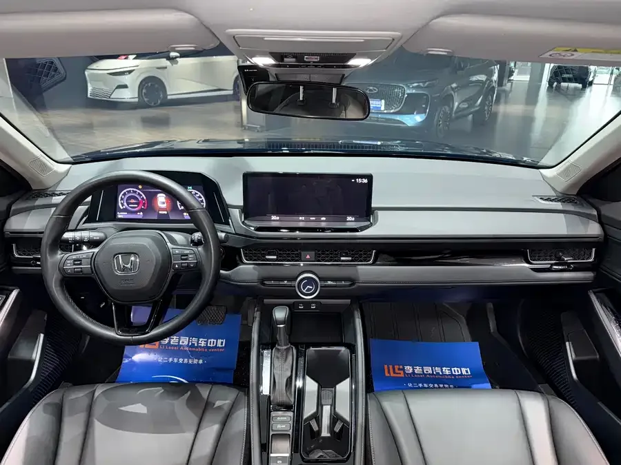 Honda Inspire Insignia 2025 260TURBO Elite Edition 2025 — миниатюра 4