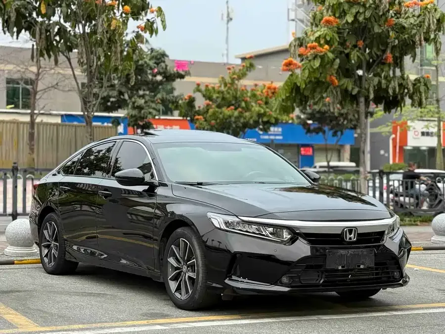 Honda Inspire 2022 Insignia 260TURBO Elegant Edition 2022 — миниатюра 3