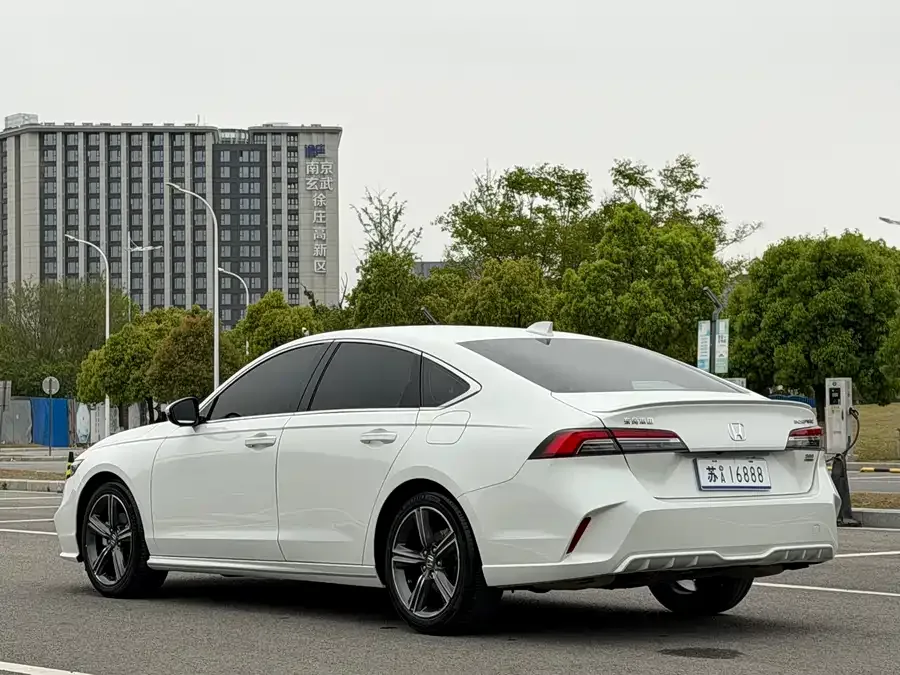 Honda Inspire 2023 Insignia 260TURBO Elegant Edition 2023 — миниатюра 2