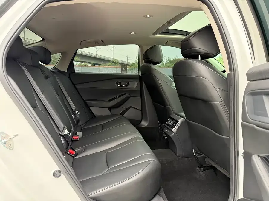 Honda Inspire 2023 Insignia 260TURBO Elegant Edition 2023 — миниатюра 5