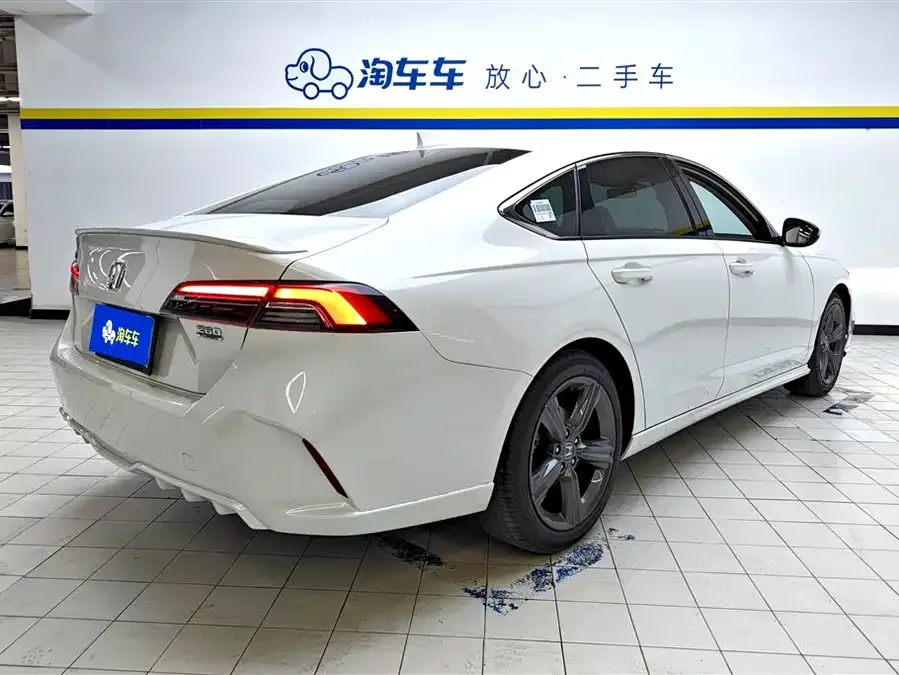 Honda Inspire 2023 Insignia 260TURBO Elegant Edition 2024 — миниатюра 3
