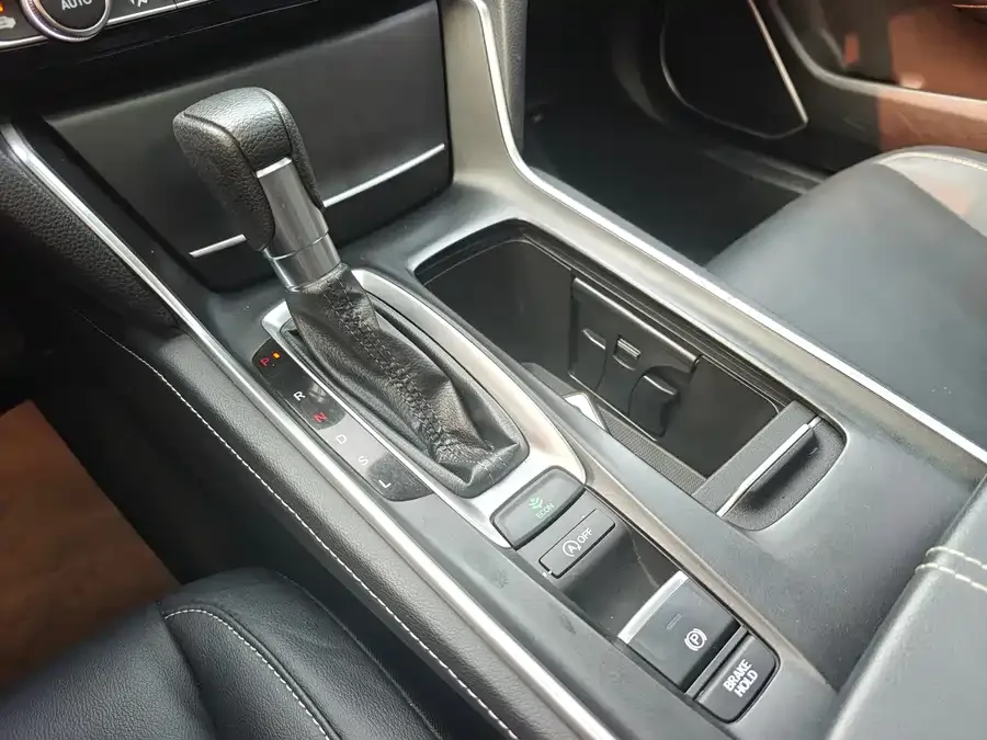 Honda Inspire Inship 2022 260TURBO Exquisite Edition 2022 — миниатюра 4
