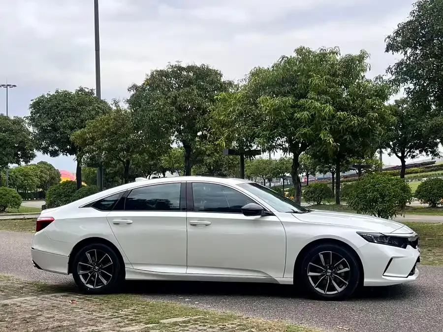 Honda Inspire 2022 Insignia 260TURBO Elegant Edition 2022 — миниатюра 4