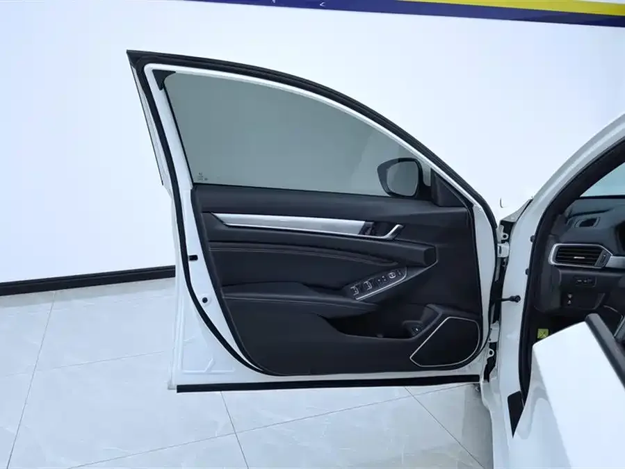 Honda Inspire Inship 2022 260TURBO Exquisite Edition 2022 — миниатюра 4