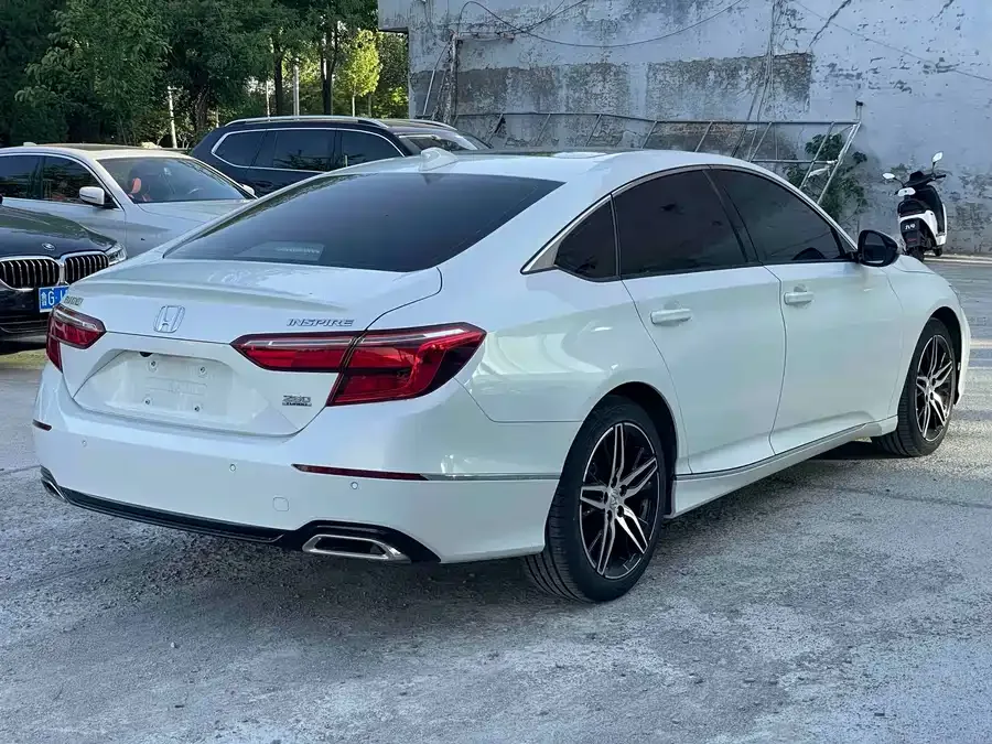 Honda Inspire 2022 Insignia 260TURBO Fine Edition 2023 — миниатюра 3