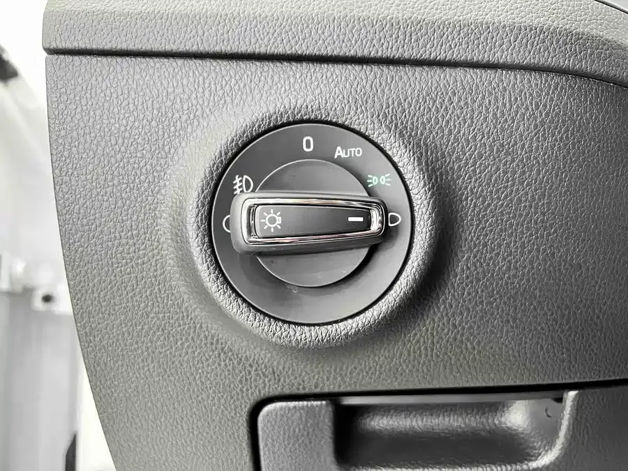 Skoda SuperB Superb 2023 facelifted TSI280 DSG exclusive version 2023 — миниатюра 5