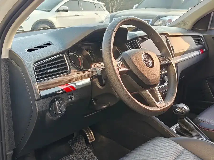 Skoda Kamiq 2021 KOMIC GT TSI230 DSG Flagship Edition 2022 — миниатюра 5
