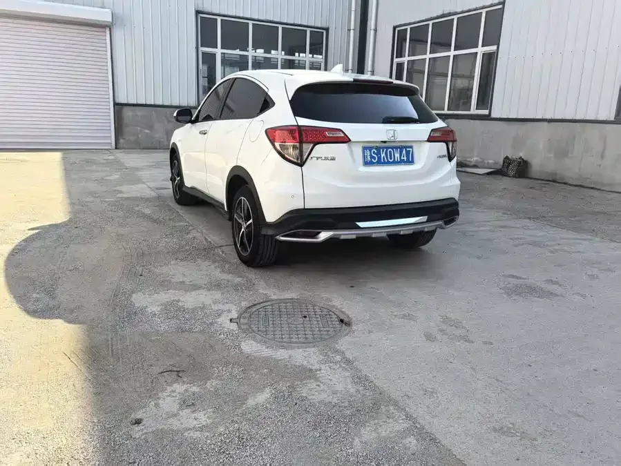 Honda Vezel 2022 VIZI 1.5L CVT Phantom Night Pioneer Edition 2022 — миниатюра 2