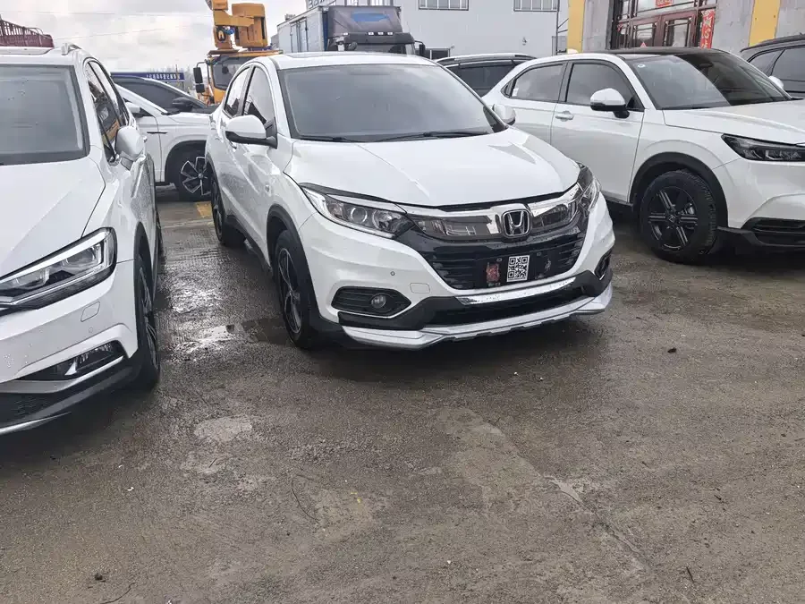 Honda Vezel 2022 VIZI 1.5L CVT Phantom Night Pioneer Edition 2022 — миниатюра 3