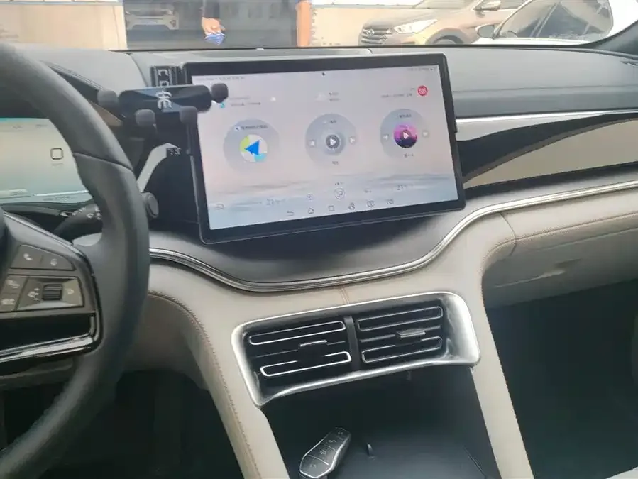 BYD Song PLUS New Energy Song PLUS New Energy 2023 Champion Edition DM-i 110KM Flagship 2024 — миниатюра 4