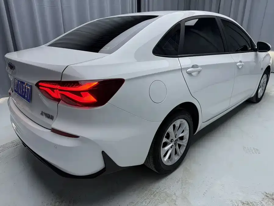 Chevrolet Monza Cruze 2023 1.5L Dual Clutch Enjoy Edition 2022 — миниатюра 2