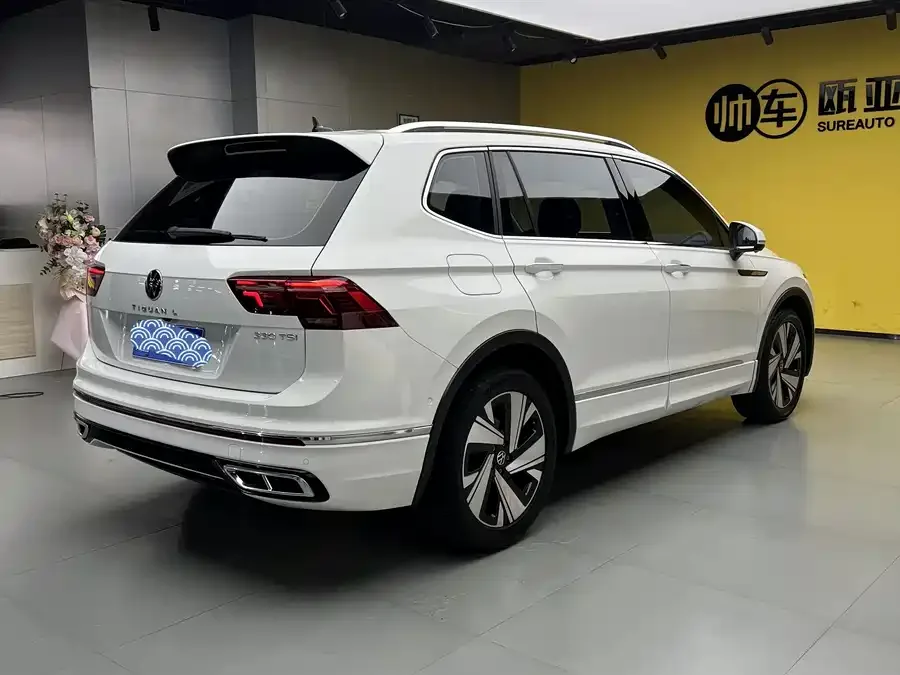 Volkswagen Tiguan L Tiguan L 2023 330TSI Automatic 2WD R-Line Enjoy Edition 2023 — миниатюра 4