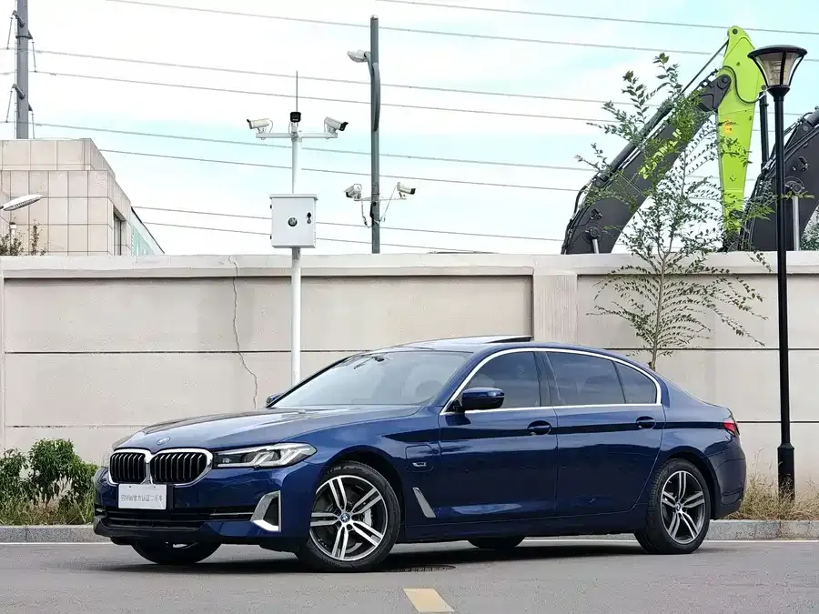 BMW 5 Series New Energy 2022 Model 535Le Luxury Package 2023 — фото 1, купить с доставкой в Москву