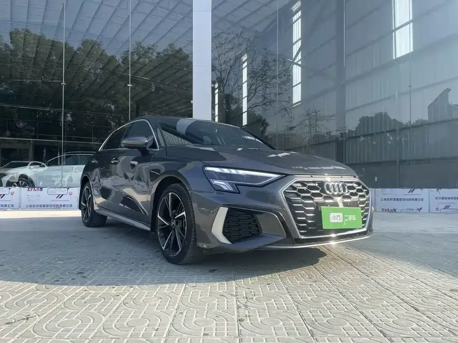 Audi A3 2023 facelift Sportback 35 TFSI stylish and sporty 2023 — миниатюра 3
