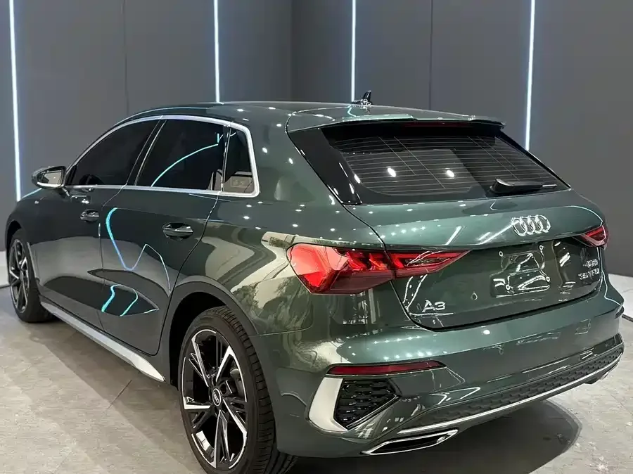 Audi A3 2024 Sportback 35 TFSI stylish and sporty 2024 — миниатюра 4