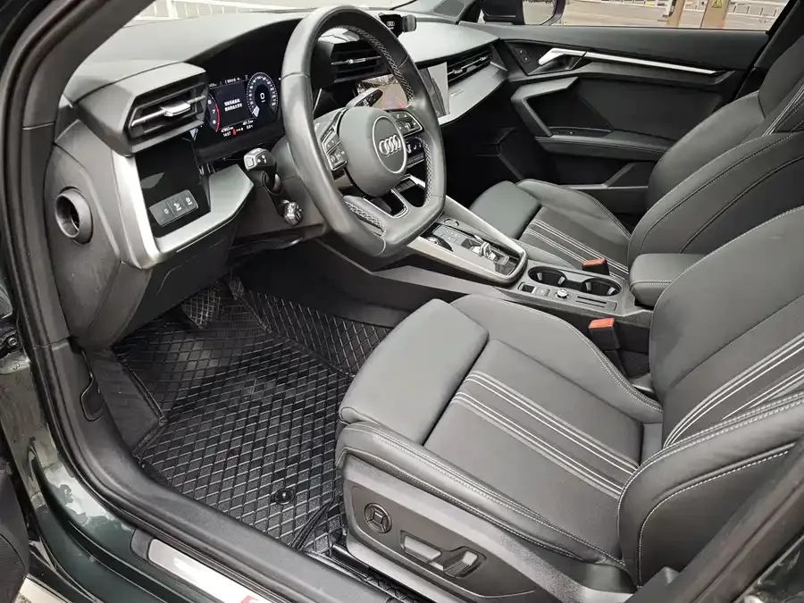 Audi A3 2024 A3L Limousine 35 TFSI Fashion Sports 2024 — миниатюра 3