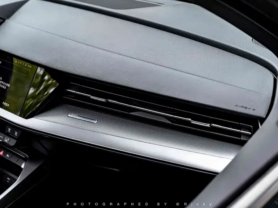 Audi A3 2024 Sportback 35 TFSI stylish and sporty 2024 — миниатюра 4
