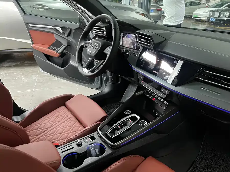 Audi A3 2026 A3L Limousine 35TFSI Flying Spur Luxury Edition 2026 — миниатюра 5