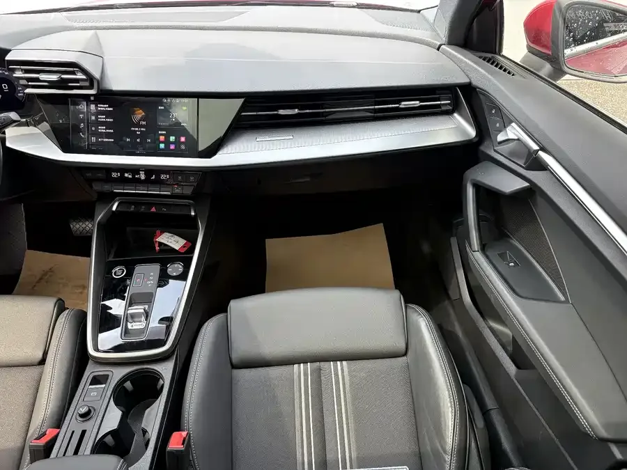 Audi A3 2023 A3L Limousine 35 TFSI Fashion Sports 2023 — миниатюра 4