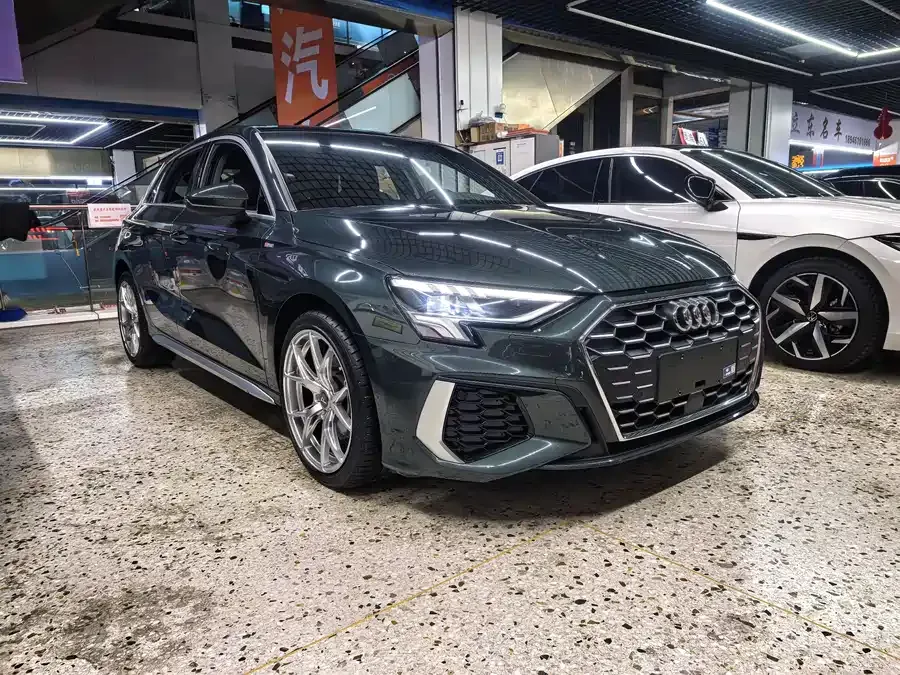 Audi A3 2022 Sportback 35 TFSI stylish and sporty 2022 — миниатюра 3