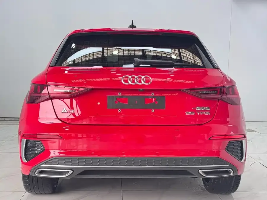 Audi A3 2022 Sportback 35 TFSI stylish and sporty 2022 — миниатюра 2