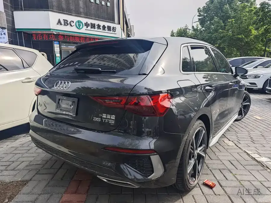 Audi A3 2022 Sportback 35 TFSI stylish and sporty 2022 — миниатюра 3