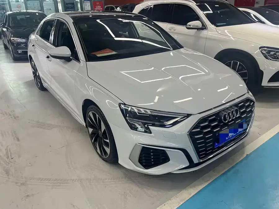 Audi A3 2023 A3L Limousine 35 TFSI Fashion Sports 2023 — миниатюра 3