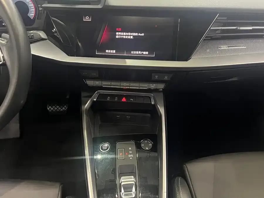 Audi A3 2023 A3L Limousine 35 TFSI Fashion Sports 2023 — миниатюра 4