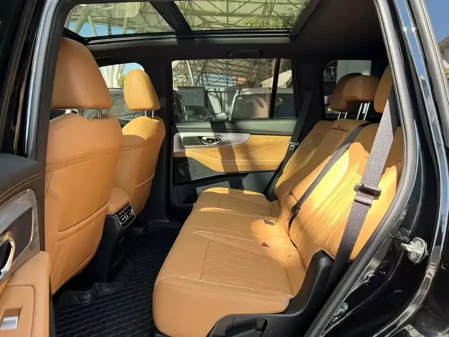 GAC Trumpchi GS8 Trumpchi GS8 2025 Pilot Series 2.0TGDI 2WD Luxury Edition 5 Seaters 2024 — миниатюра 2