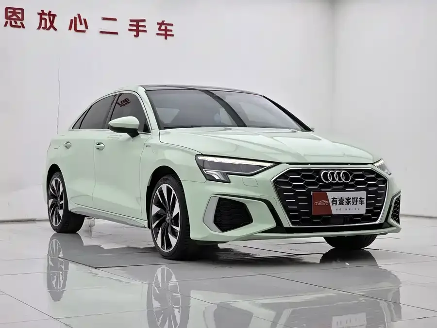 Audi A3 2024 A3L Limousine 35 TFSI Fashion Sports 2024 — миниатюра 3