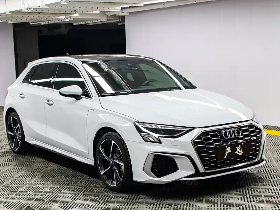 Audi A3 2023 Sportback 35 TFSI stylish and sporty 2024 — миниатюра 3