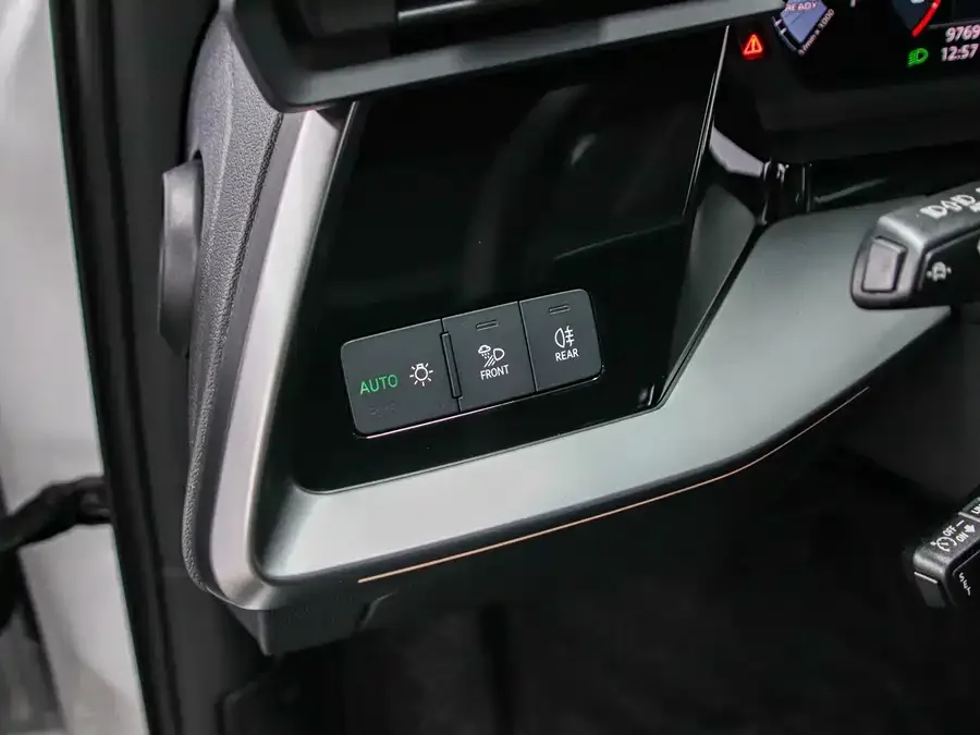 Audi A3 2023 Sportback 35 TFSI stylish and sporty 2024 — миниатюра 4