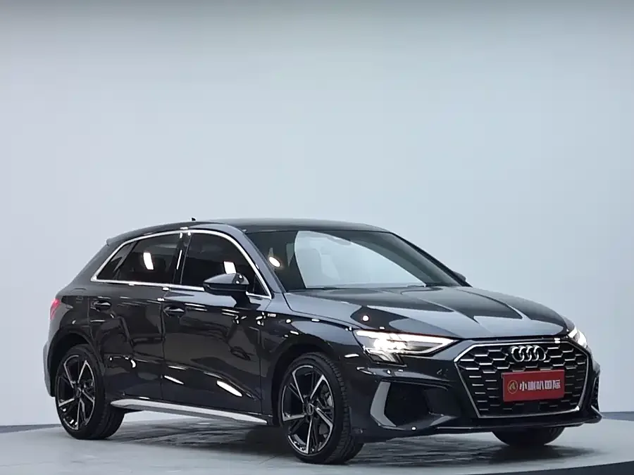Audi A3 2023 facelift Sportback 35 TFSI stylish and sporty 2023 — миниатюра 3