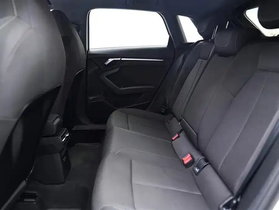 Audi A3 2022 Sportback 35 TFSI Aggressive Sports Edition 2023 — миниатюра 5