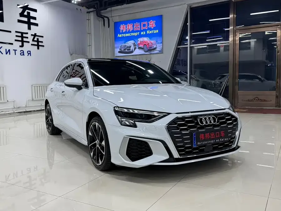 Audi A3 2022 Sportback 35 TFSI stylish and sporty 2022 — миниатюра 3