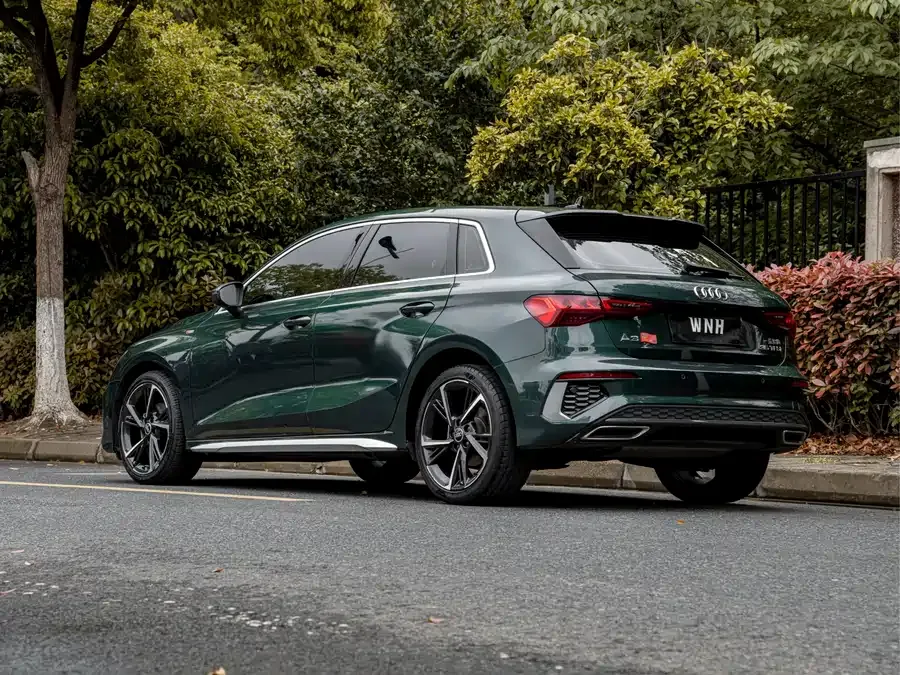 Audi A3 2022 Sportback 35 TFSI Fashionable and Elegant 2022 — миниатюра 2