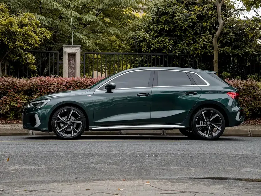 Audi A3 2022 Sportback 35 TFSI Fashionable and Elegant 2022 — миниатюра 3