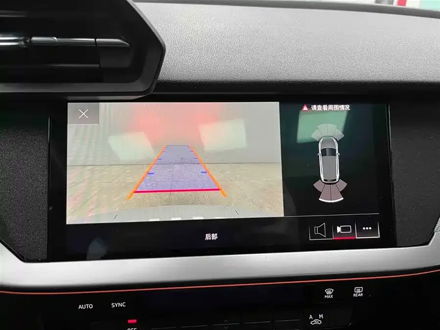 Audi A3 2022 Sportback 35 TFSI stylish and sporty 2022 — миниатюра 4