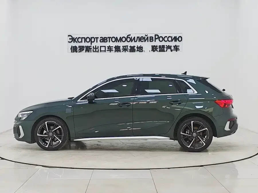 Audi A3 2022 Sportback 35 TFSI stylish and sporty 2022 — миниатюра 2