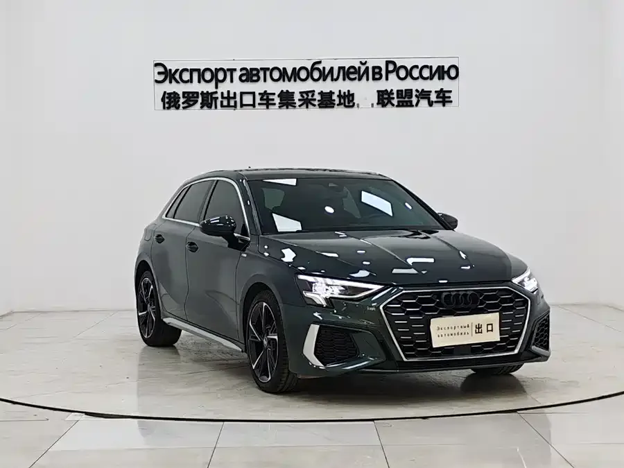 Audi A3 2022 Sportback 35 TFSI stylish and sporty 2022 — миниатюра 3
