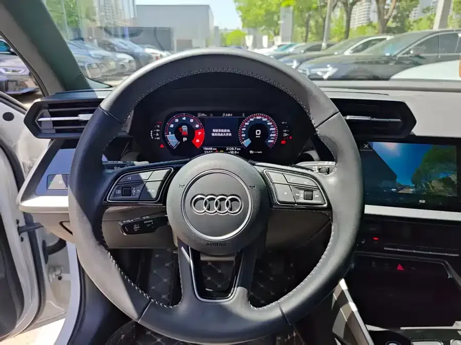Audi A3 2022 Sportback 35 TFSI stylish and sporty 2022 — миниатюра 5