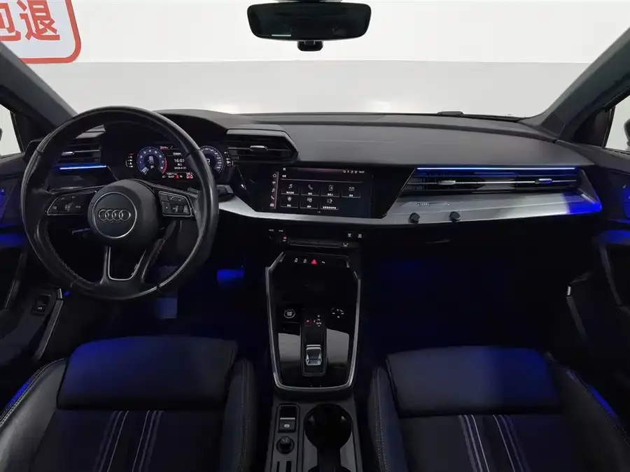 Audi A3 2022 Sportback 35 TFSI stylish and sporty 2023 — миниатюра 2