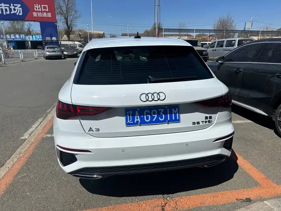 Audi A3 2022 Sportback 35 TFSI stylish and sporty 2022 — миниатюра 2