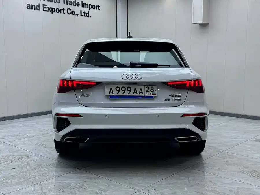 Audi A3 2022 Sportback 35 TFSI stylish and sporty 2022 — миниатюра 2